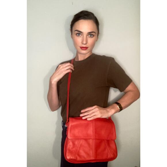 Vintage Red Leather SAS Made in USA Bag Crossbody Clutch Convertible - Picture 2 of 13